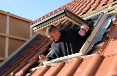 Pose de fenêtres de toit Velux à Roudouallec